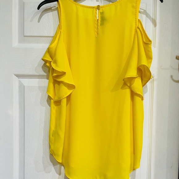FREE w purch, NWOT, cold shoulder, yellow flutter summer blouse - Picture 10 of 13